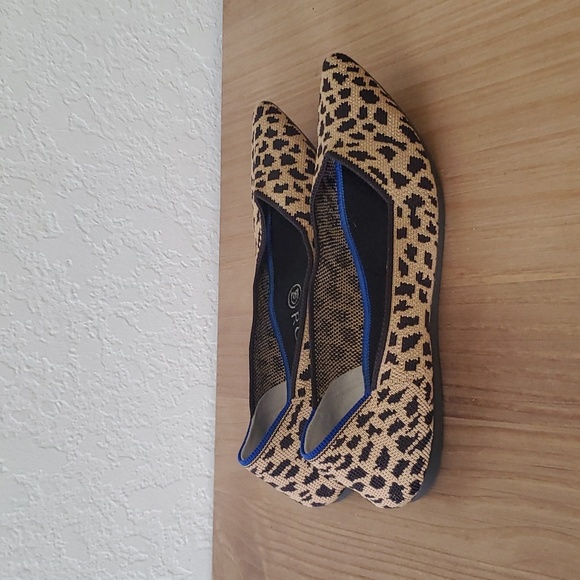 Rothy's leopard print point flats size 6.5 - Picture 2 of 16